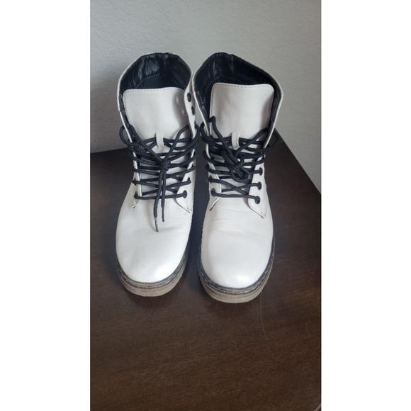 Rue 21 Women's Combat style boot. Size 7.5 - Picture 1 of 4